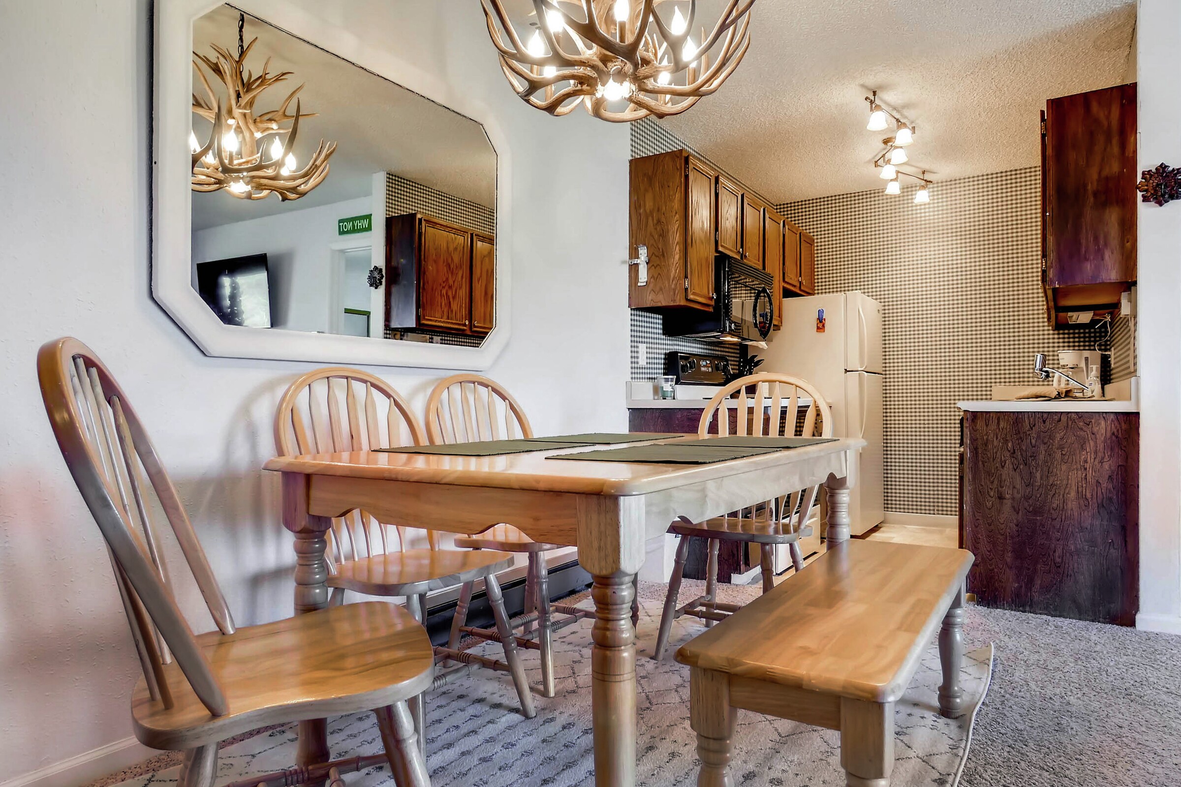 Dining Room & Kitchen
