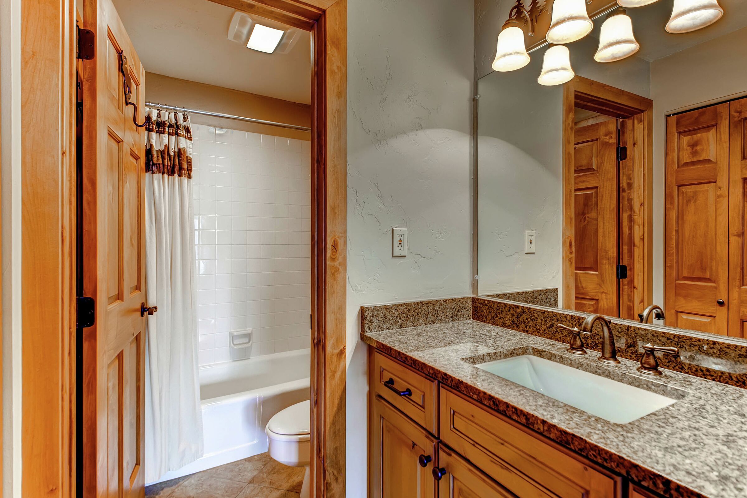 #119 - Master Ensuite Bathroom