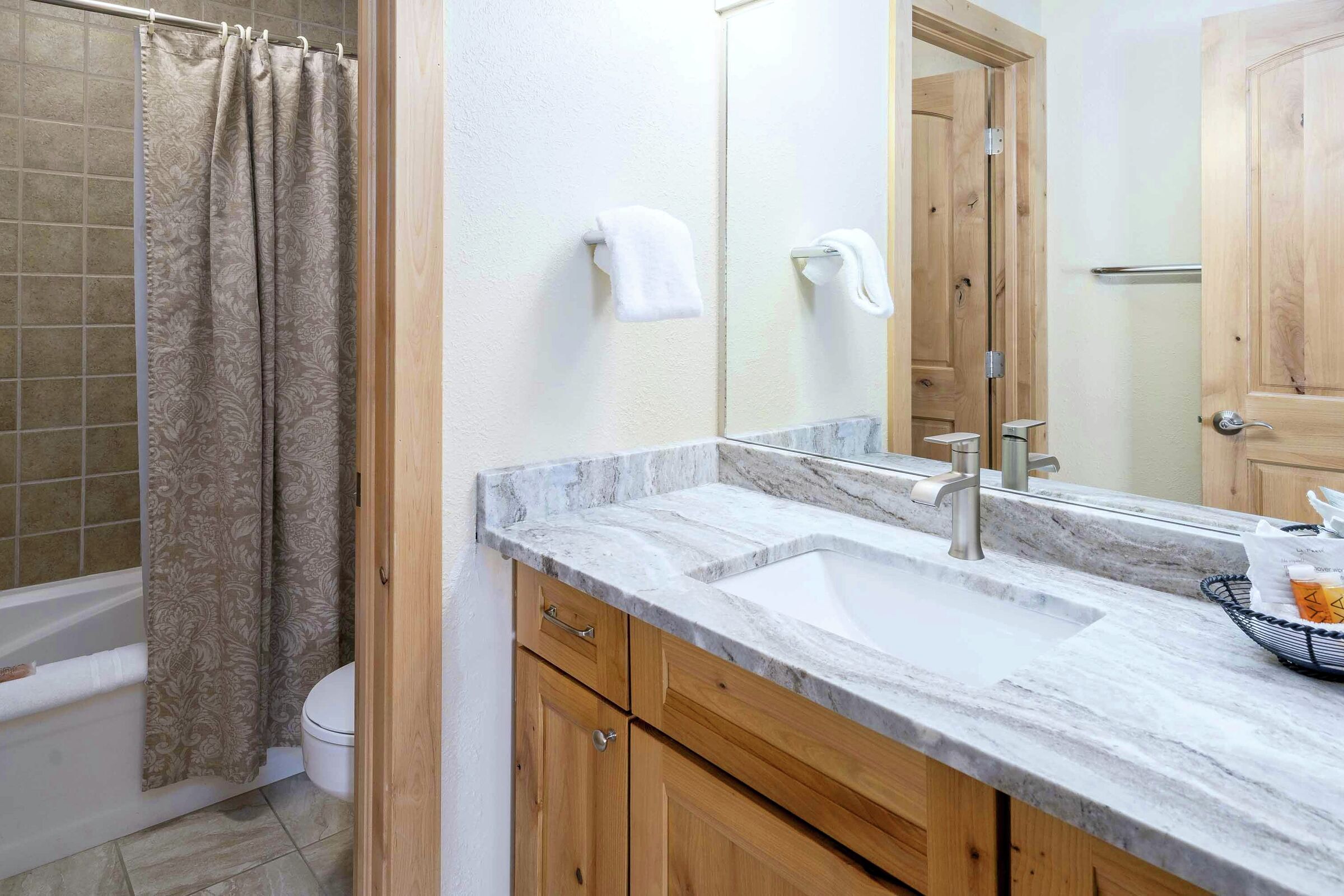#310 - Bathroom