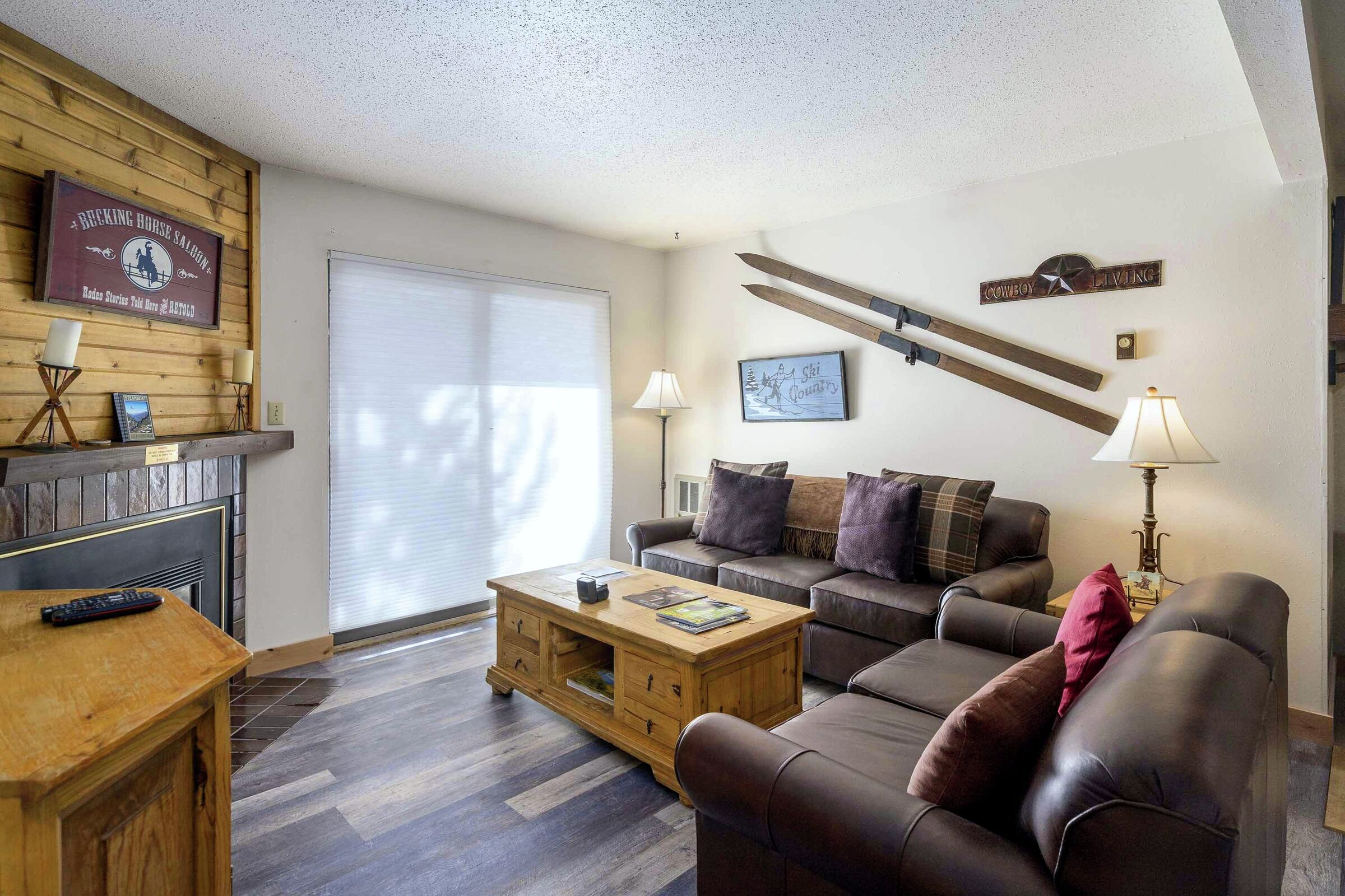 #310 - Living Room