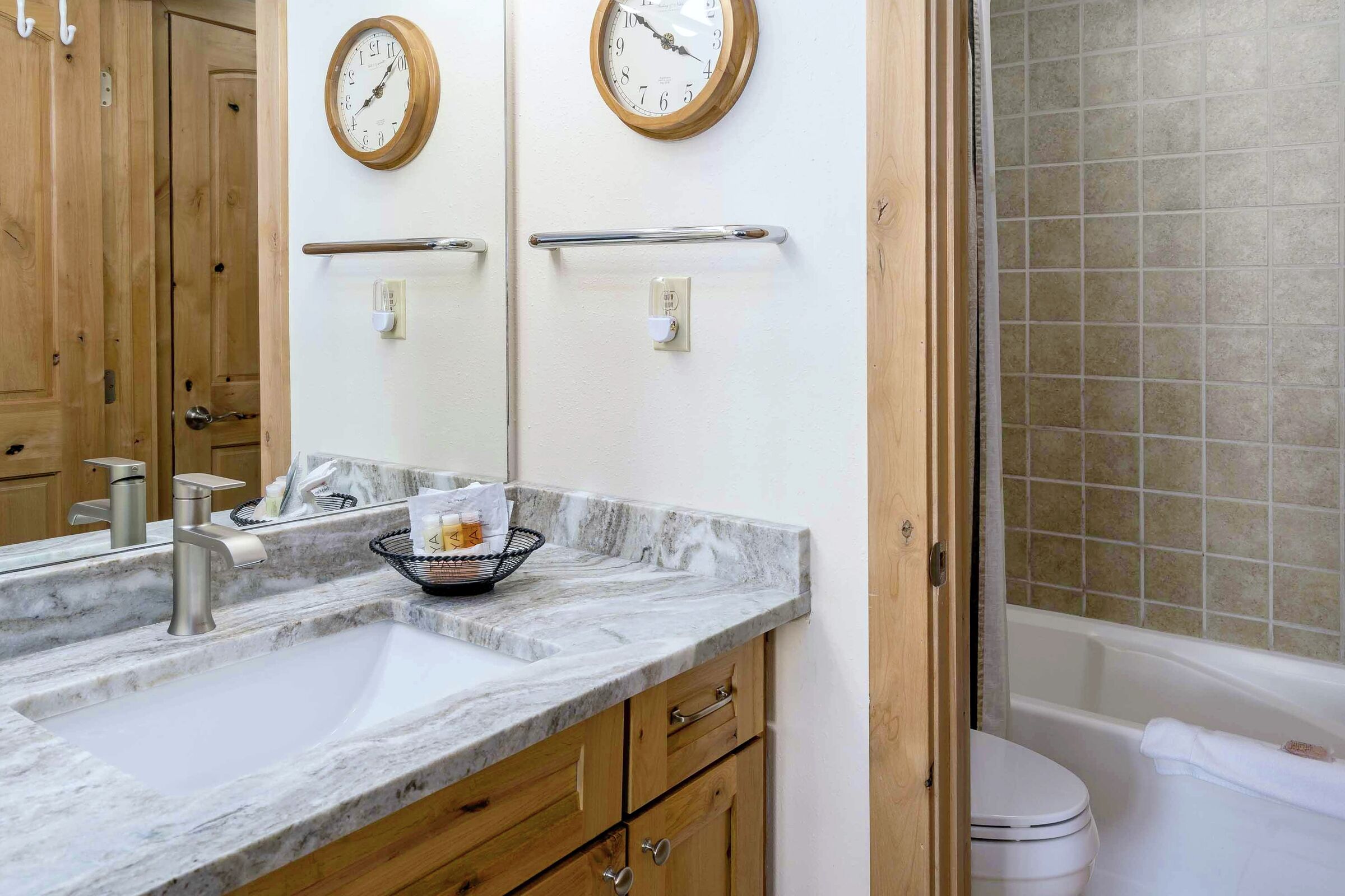 #310 - Master Ensuite Bathroom