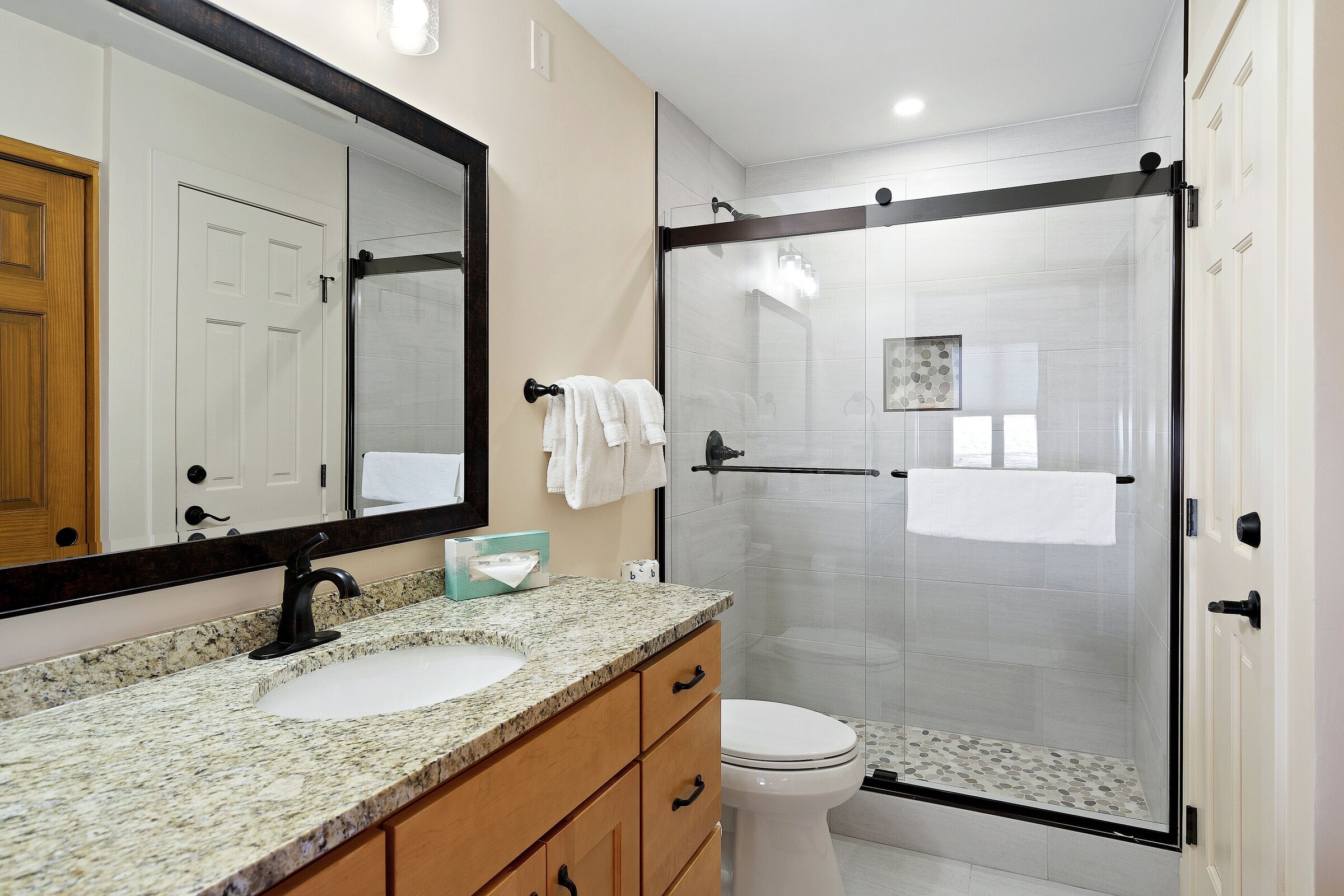 #406 - Master Ensuite Bathroom