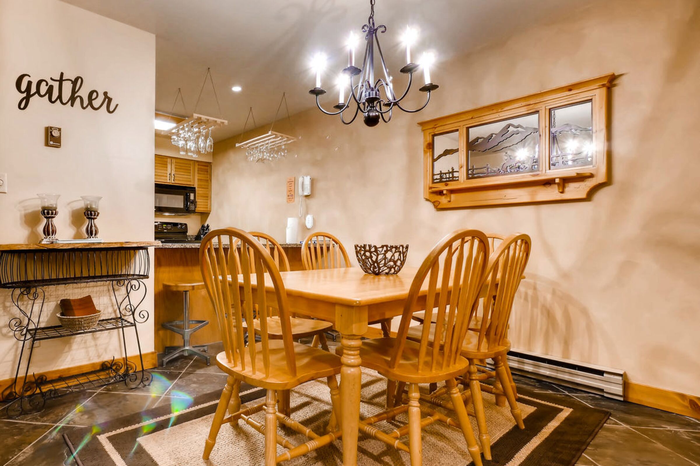 #409 - Dining Room & Kitchen
