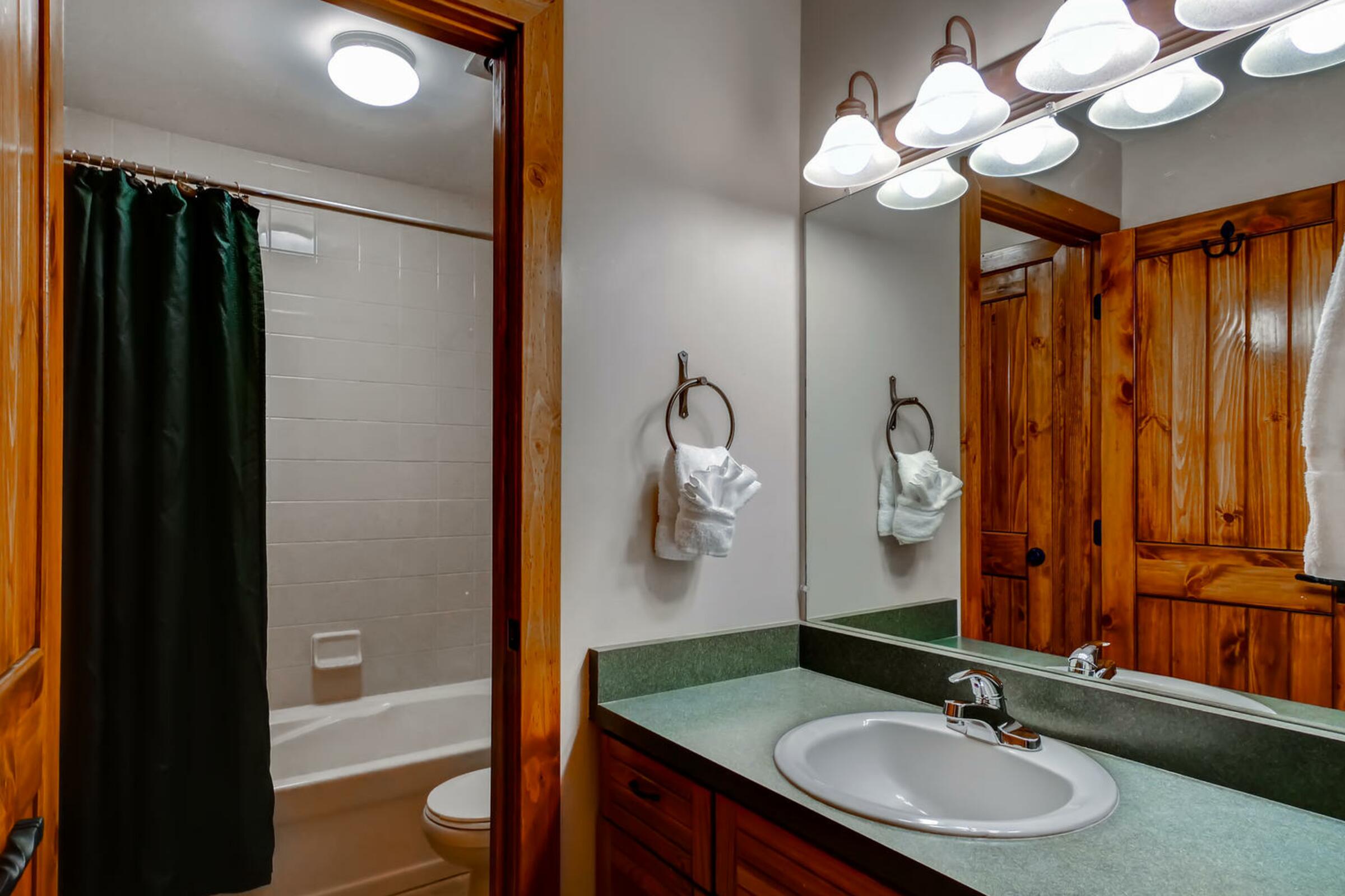 #417 - Master Ensuite Bathroom