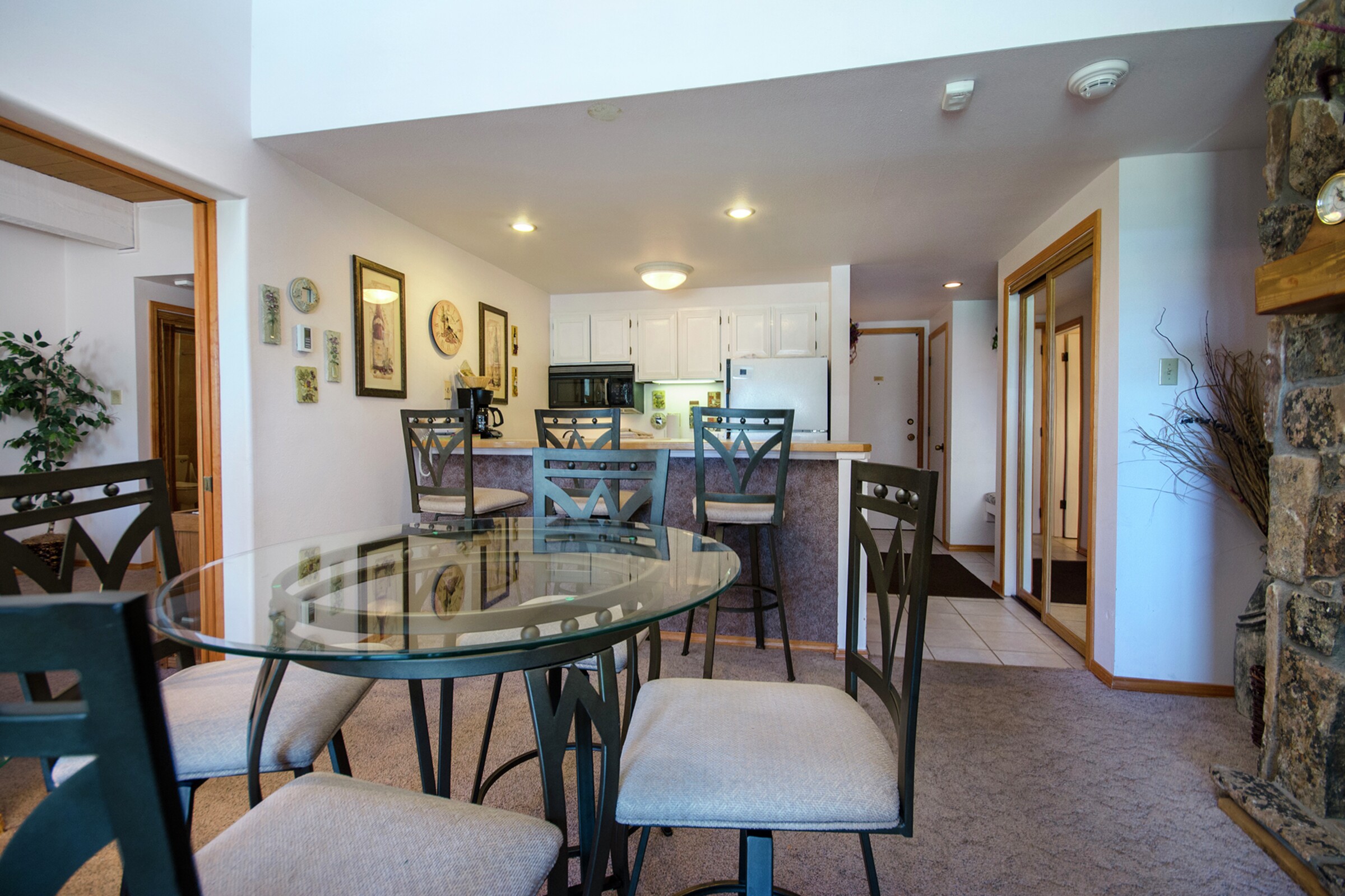 Dining Room & Kitchen