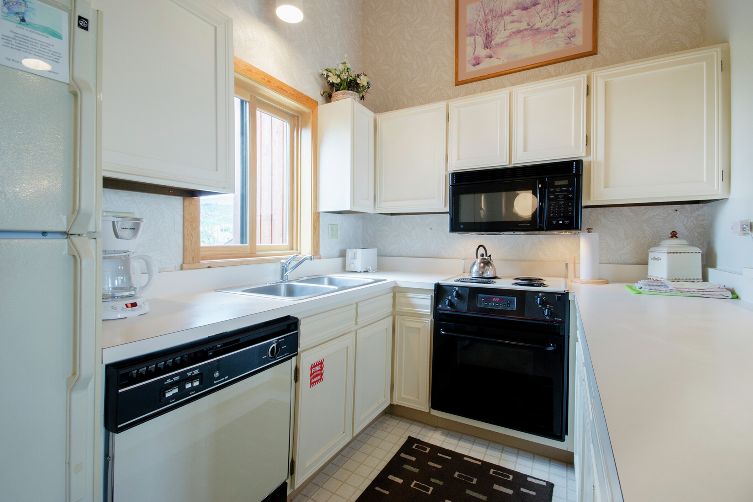 #3323 - Kitchen