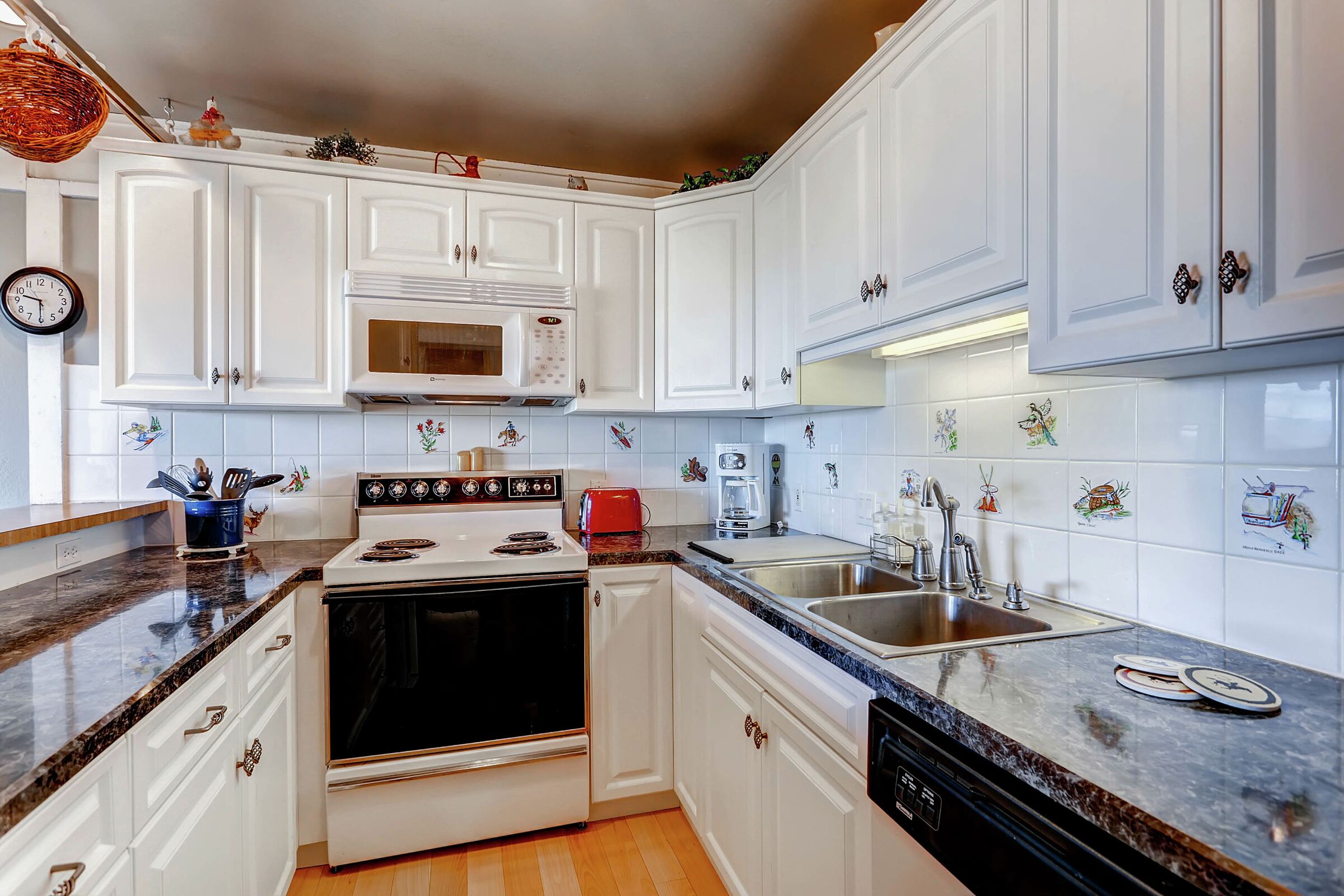 #302 - Kitchen