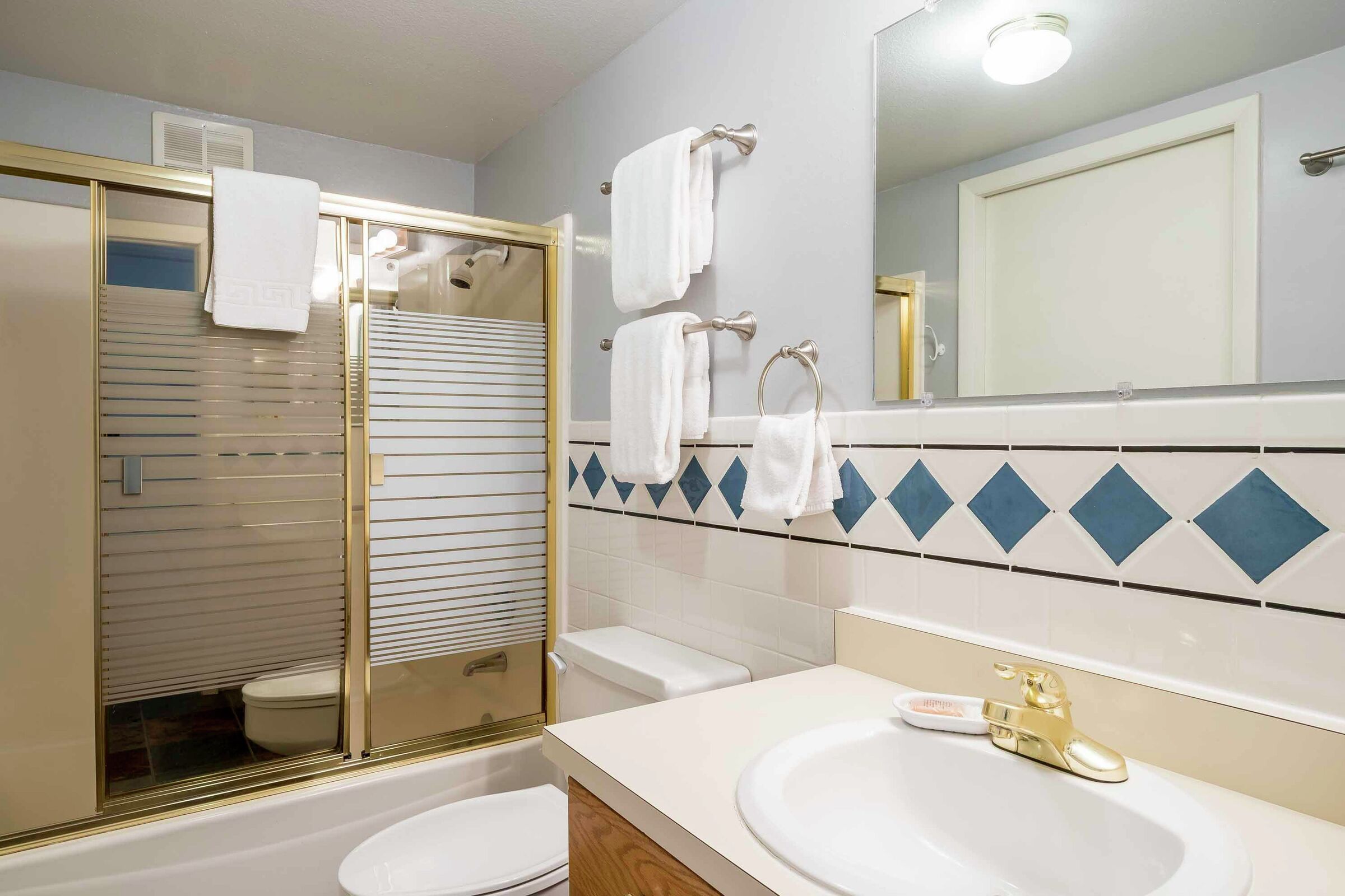 #305 - Bathroom