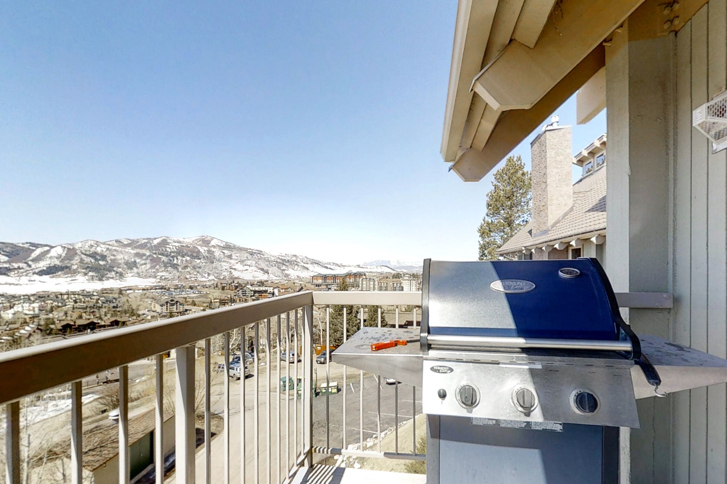 #306 - Balcony with BBQ
