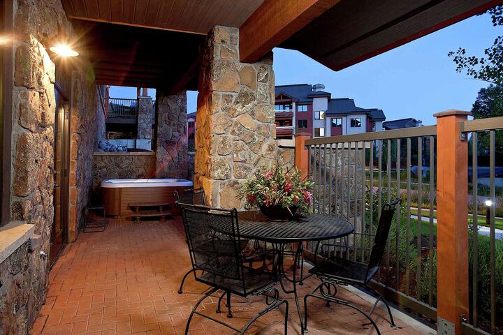 #5114 - Patio with Hot Tub