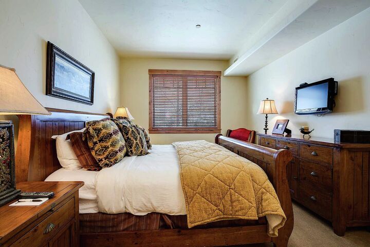 #5102 - Master Bedroom