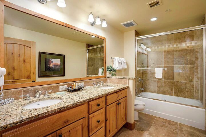 #5108 - Ensuite Bathroom