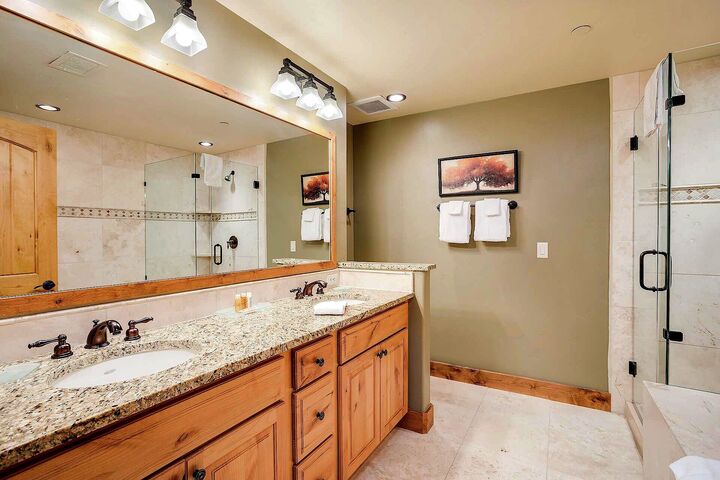 #5108 - Master Ensuite Bathroom