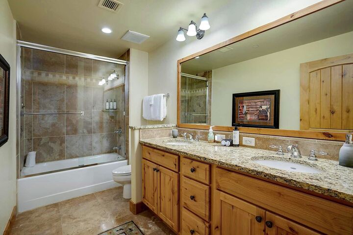 #5107 - Ensuite Bathroom