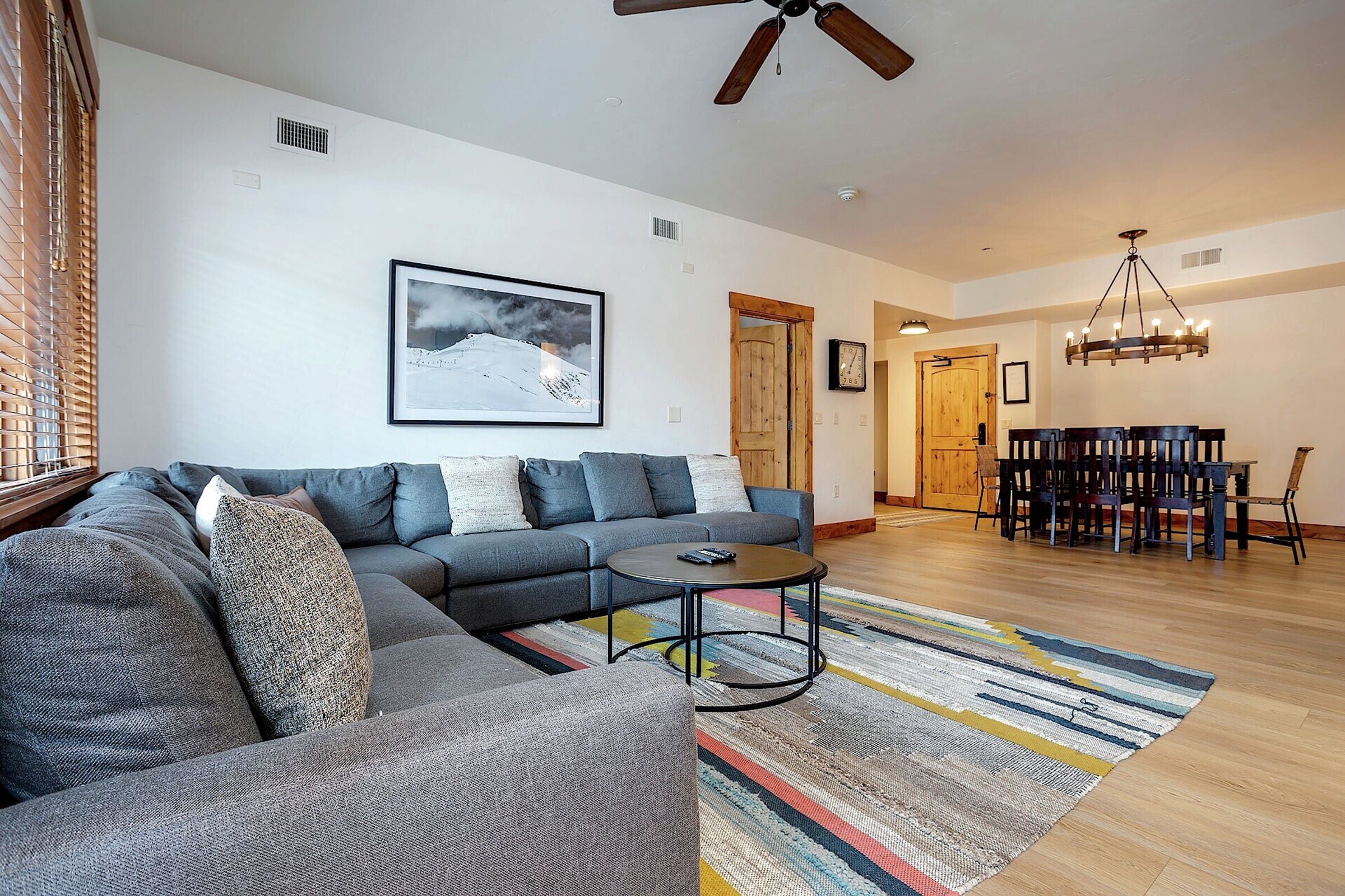#5109 - Living Area & Dining Area