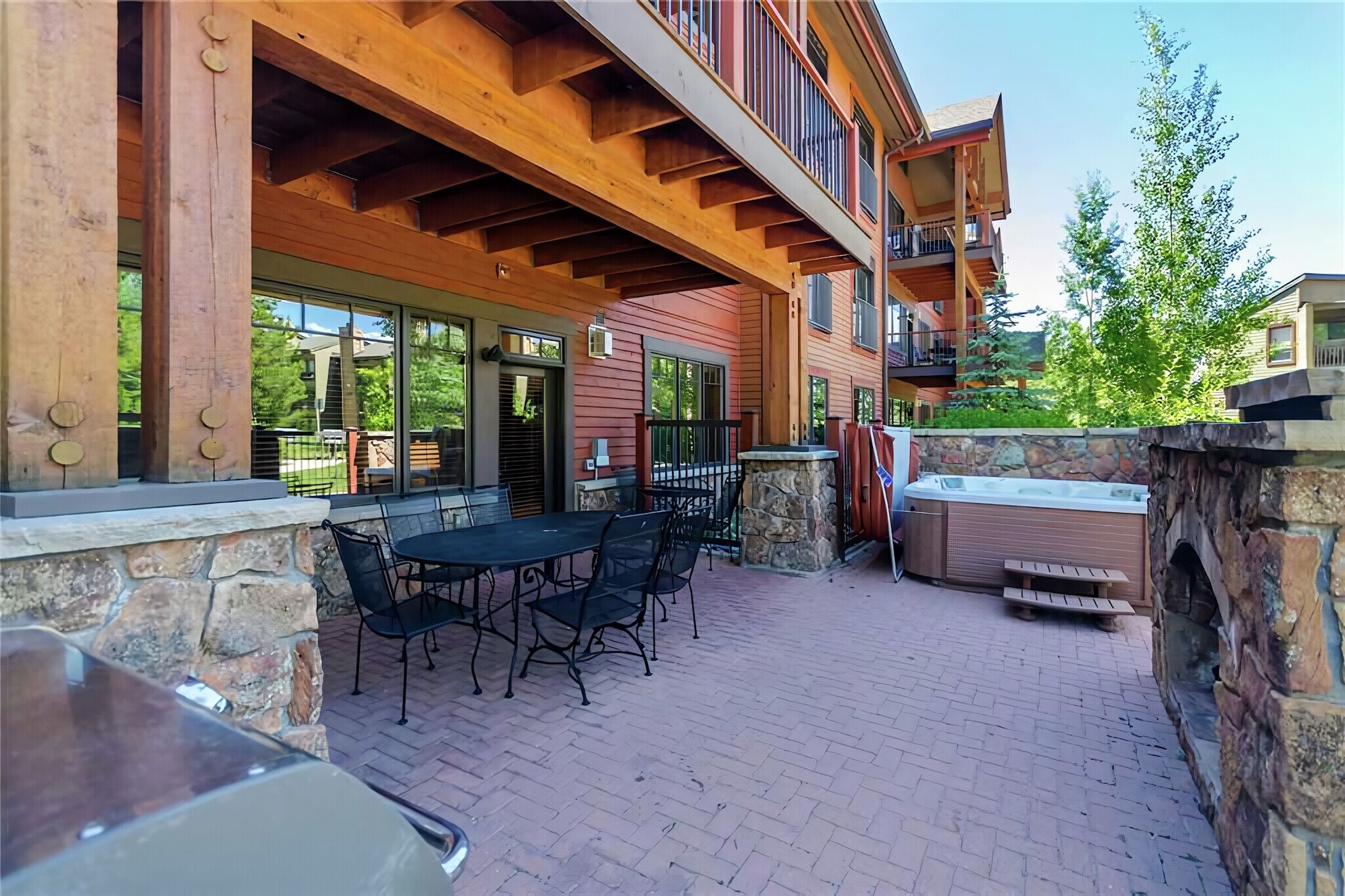 #5109 - Patio with Hot Tub