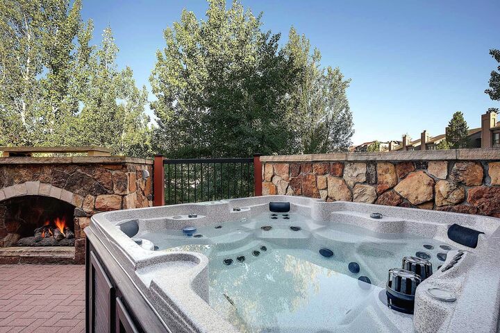 #5105 - Patio with Hot Tub & Outdoor Fireplace