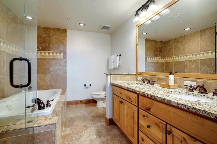 #5301 - Ensuite Bathroom