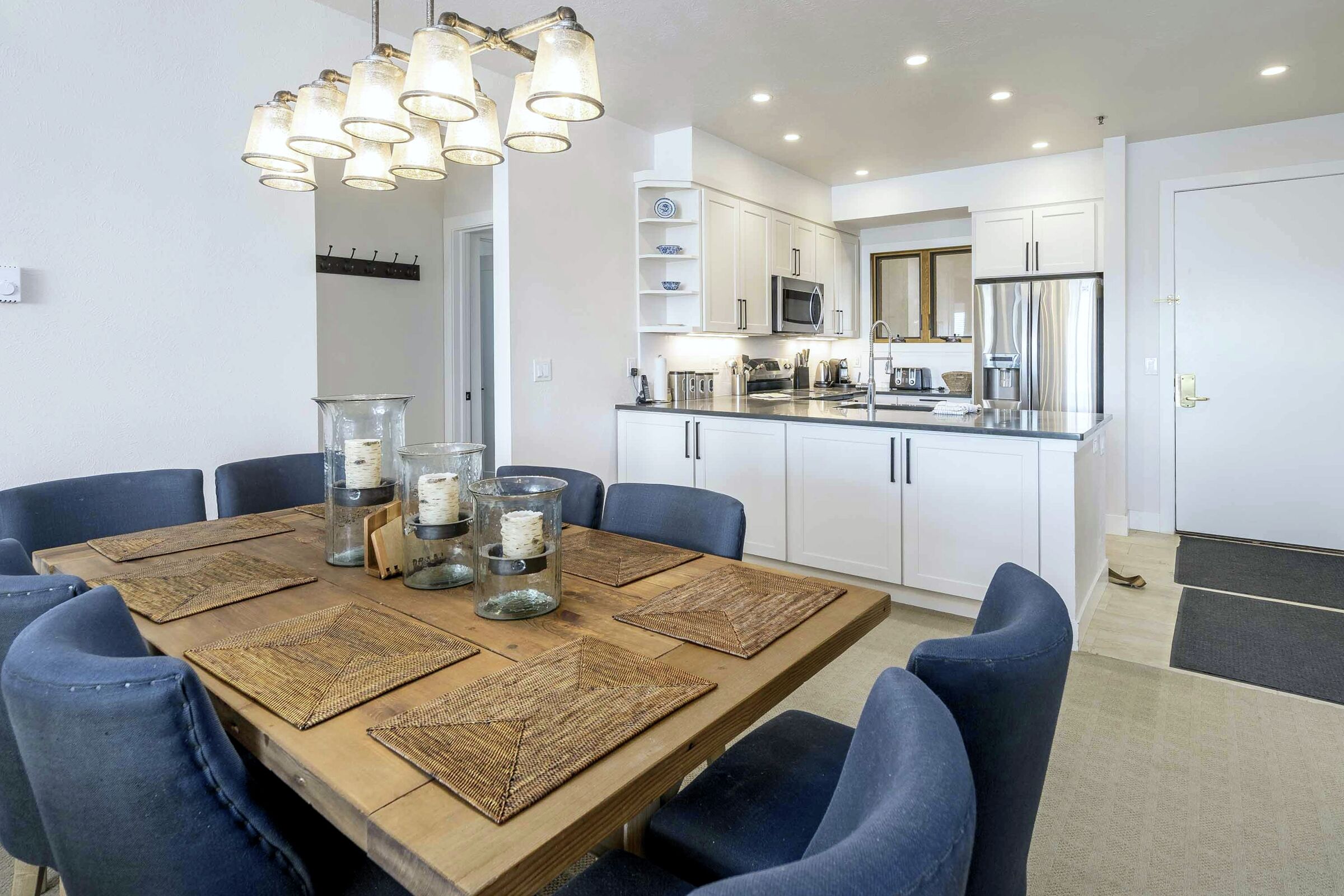 Dining Room & Kitchen