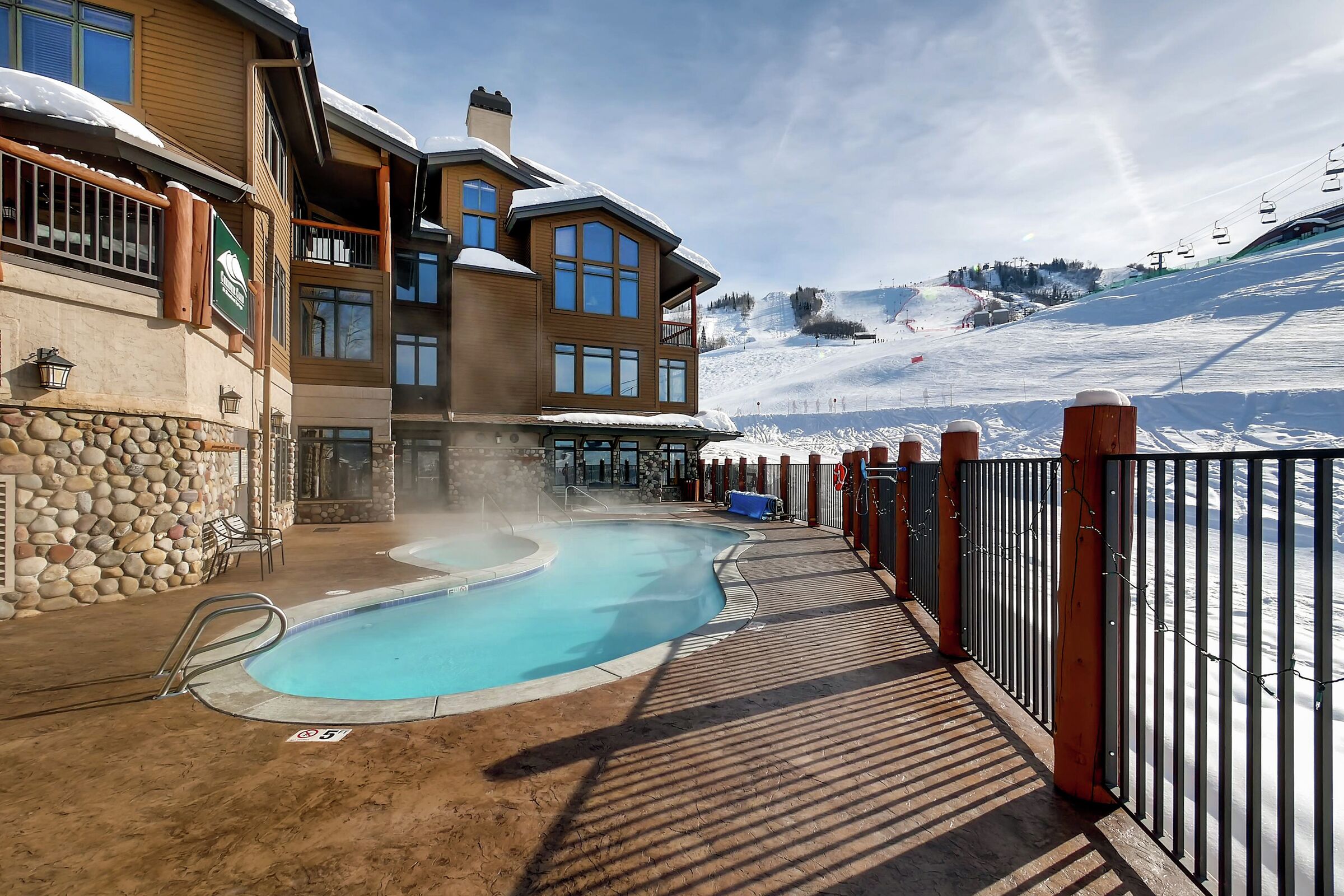 Outdoor Pool & Hot Tub