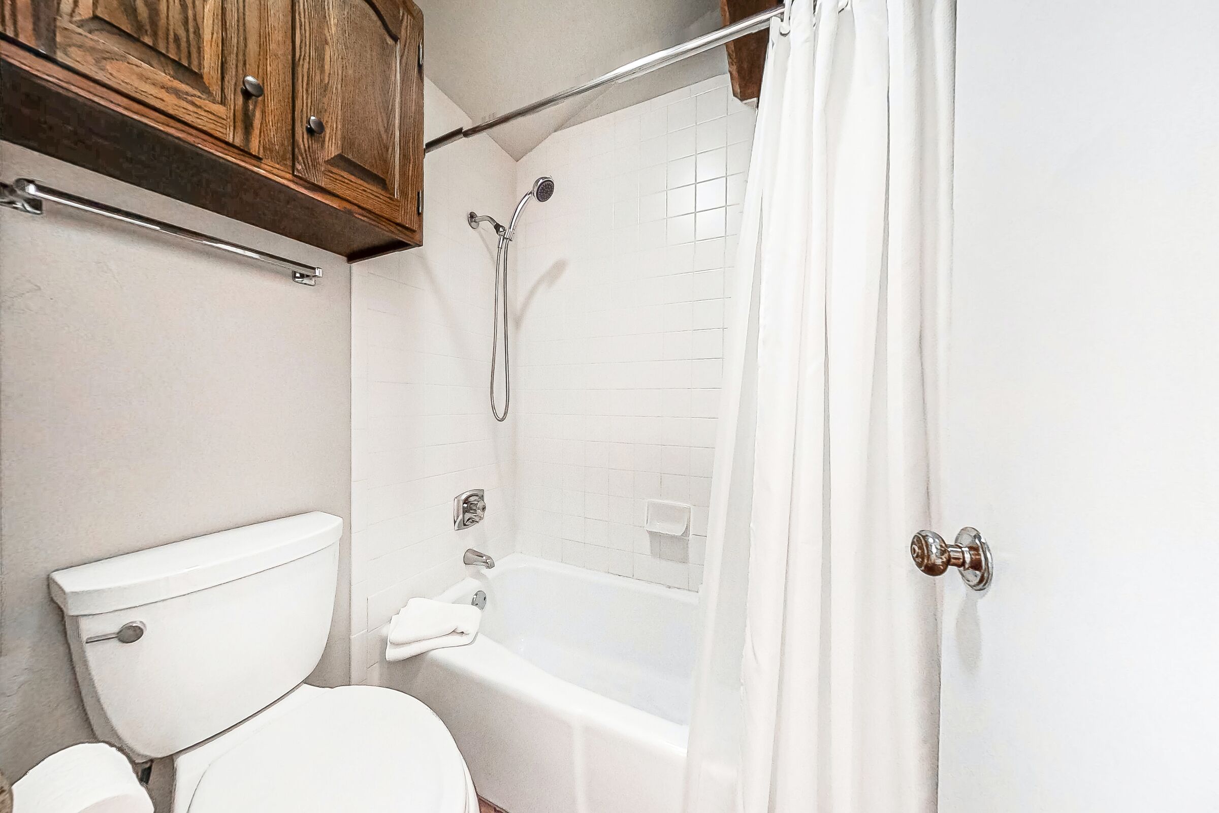 #23 - Ensuite Bathroom