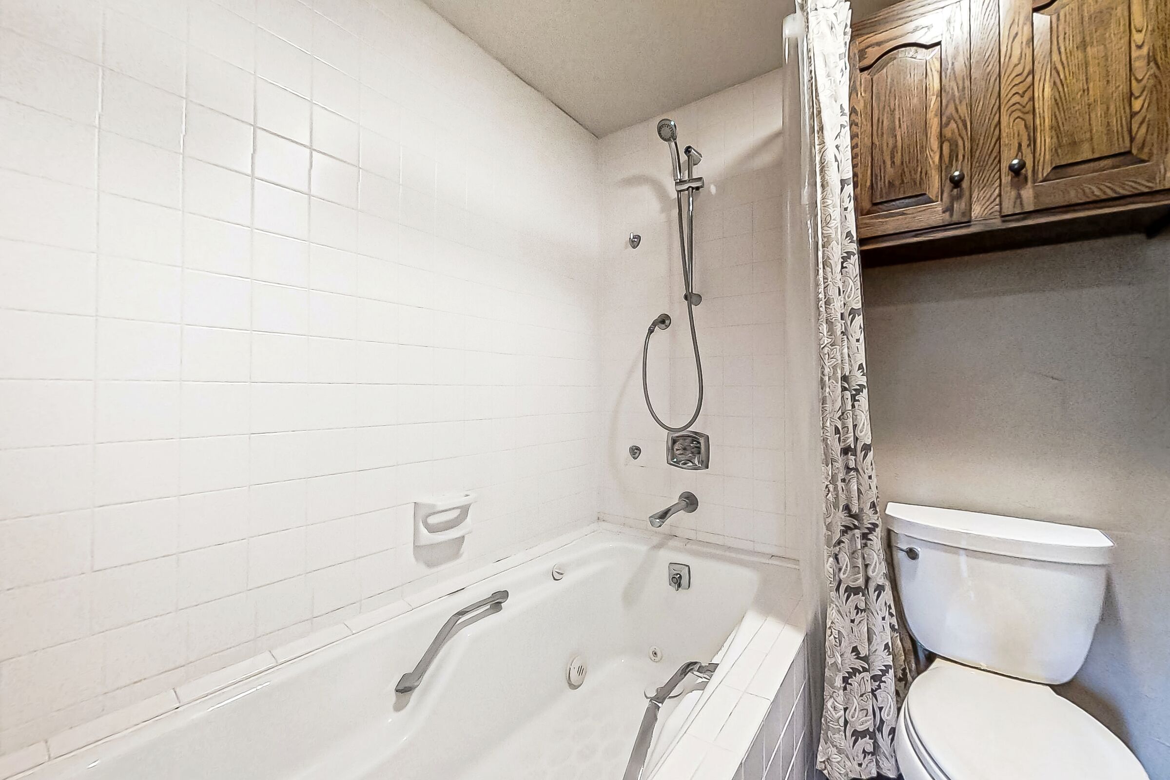 #23 - Master Ensuite Bathroom