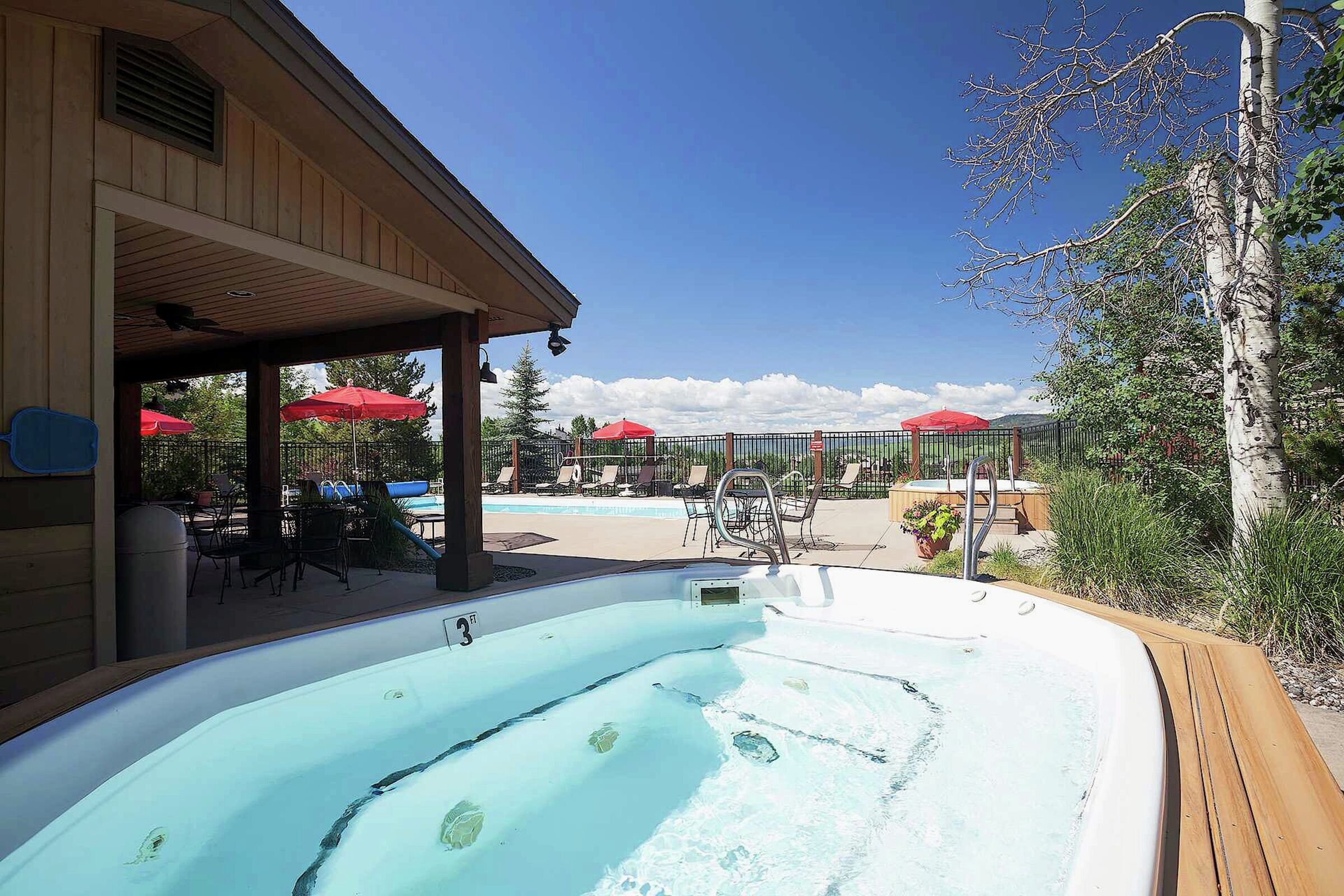 Outdoor Pool & Hot Tub