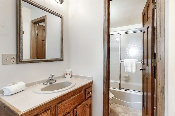 #211 - Ensuite Bathroom