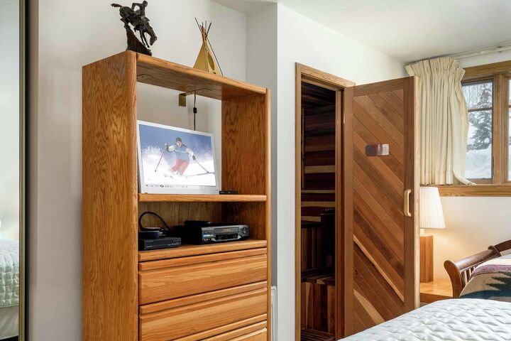 #215 - Master Bedroom with Sauna