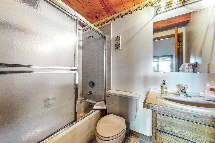 #210 - Master Ensuite Bathroom