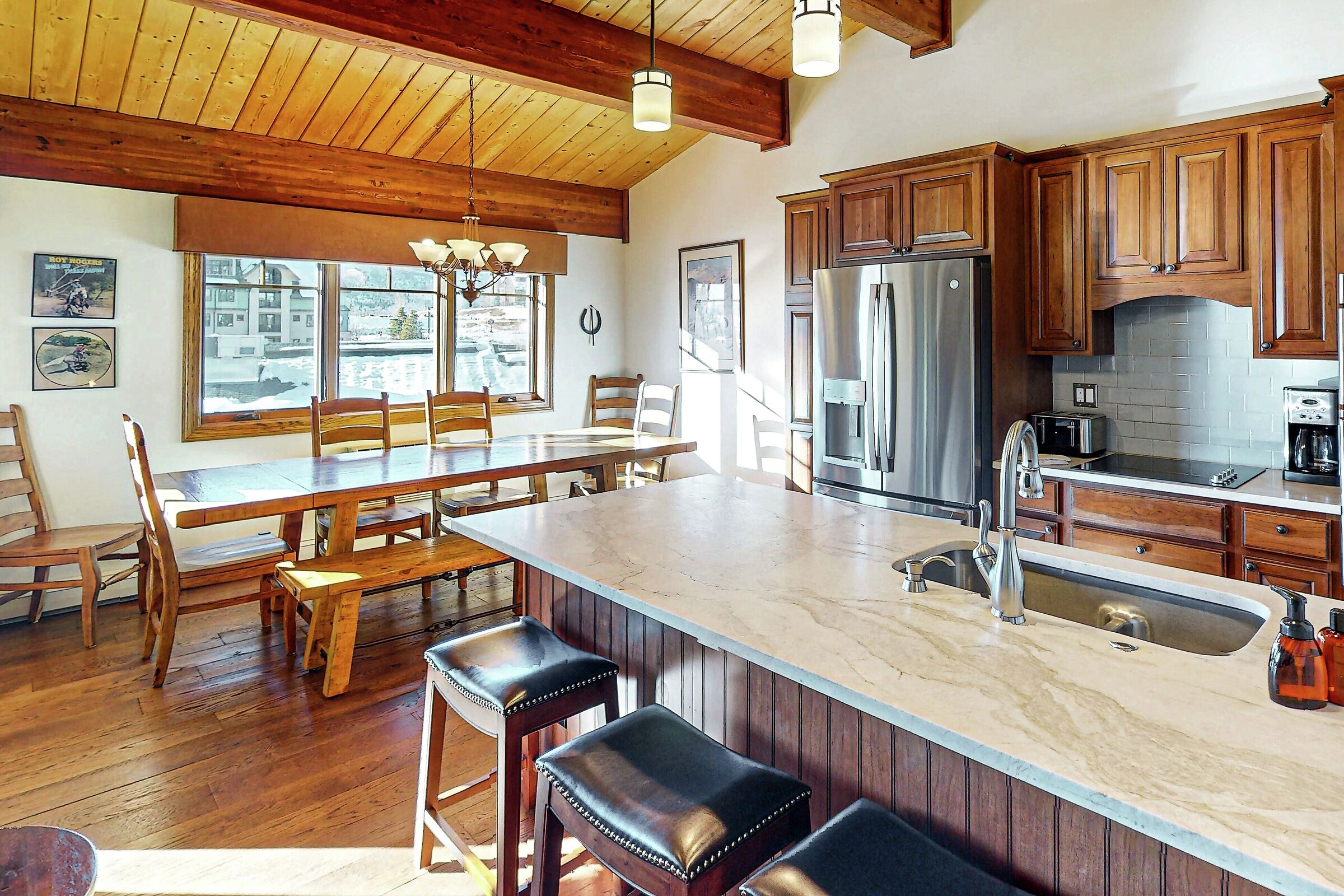 Dining Area & Kitchen