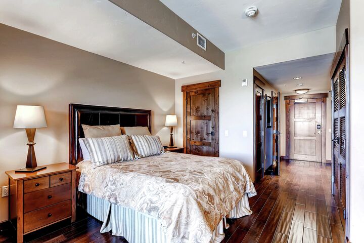 #3113 - Studio Sleeping Area
