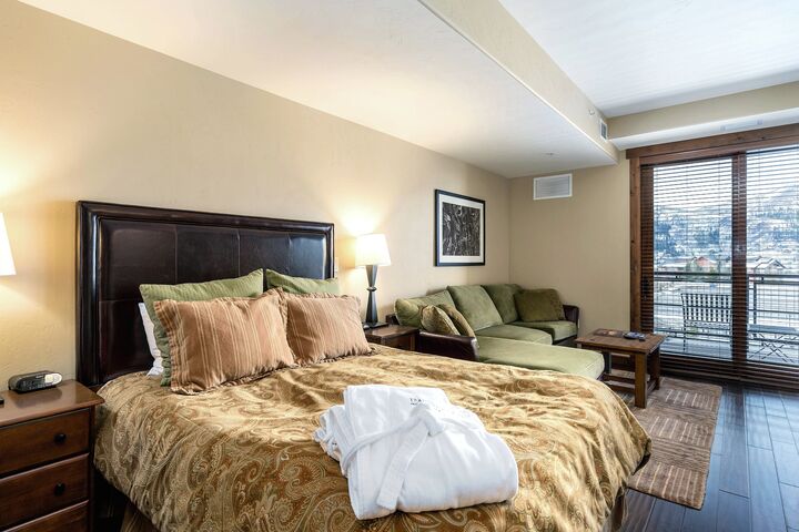 #4108 - Studio Sleeping Area