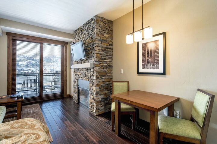 #4108 - Studio Dining Area