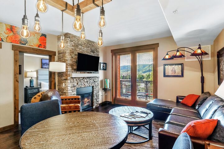 #4110 - Living Area