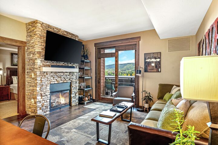 #2110 - Living Area