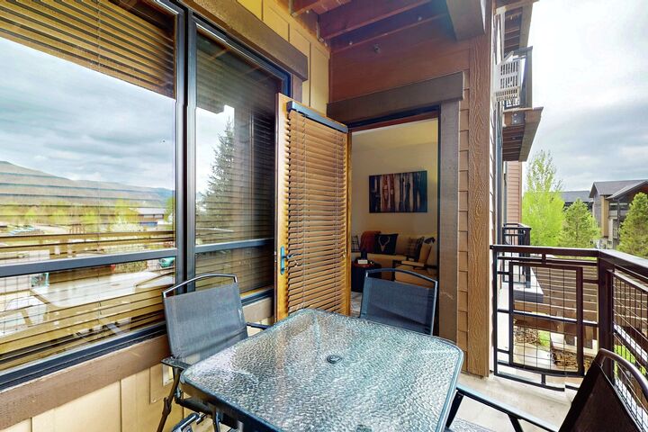#2106 - Balcony