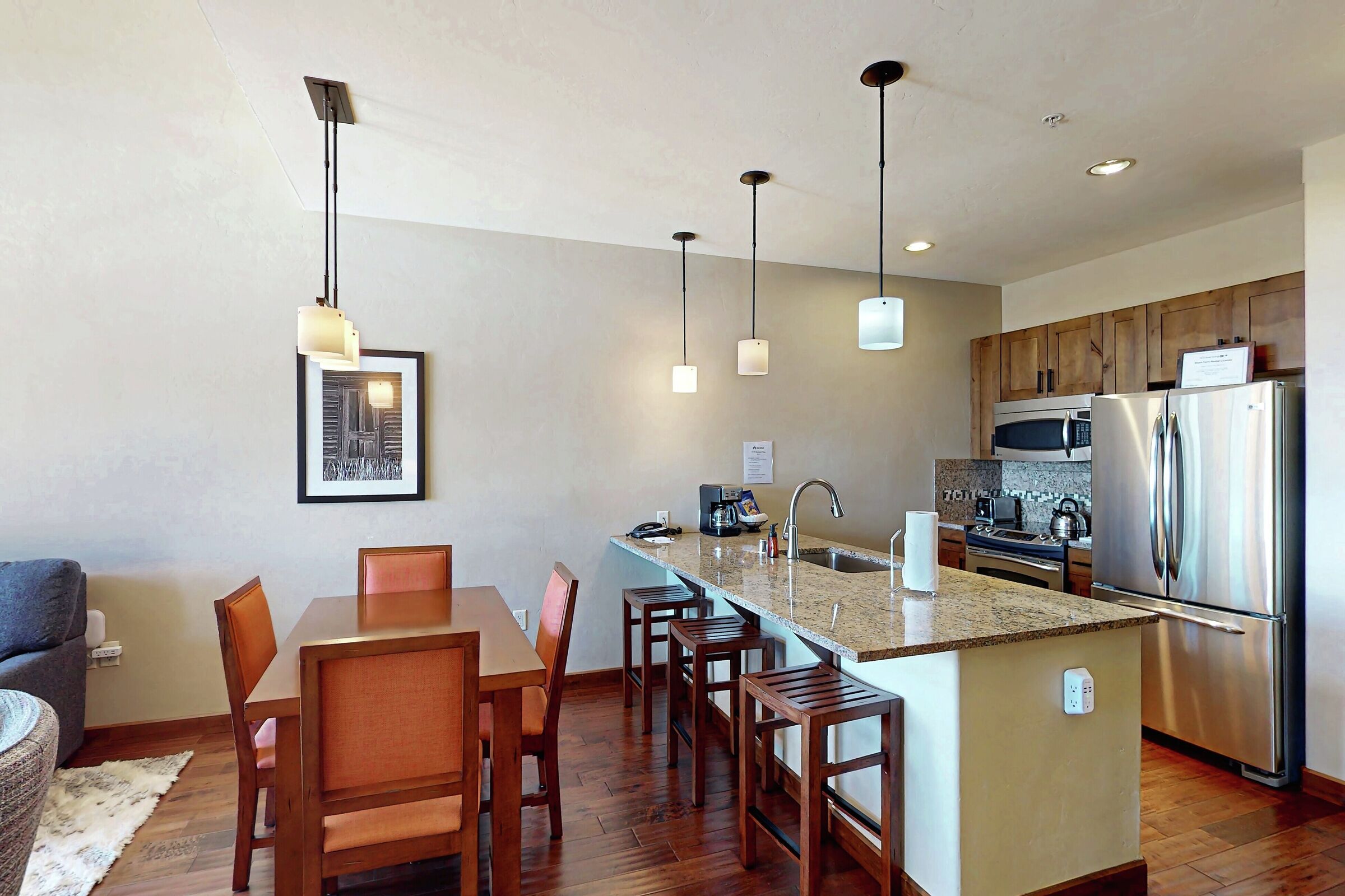 Dining Area & Kitchen