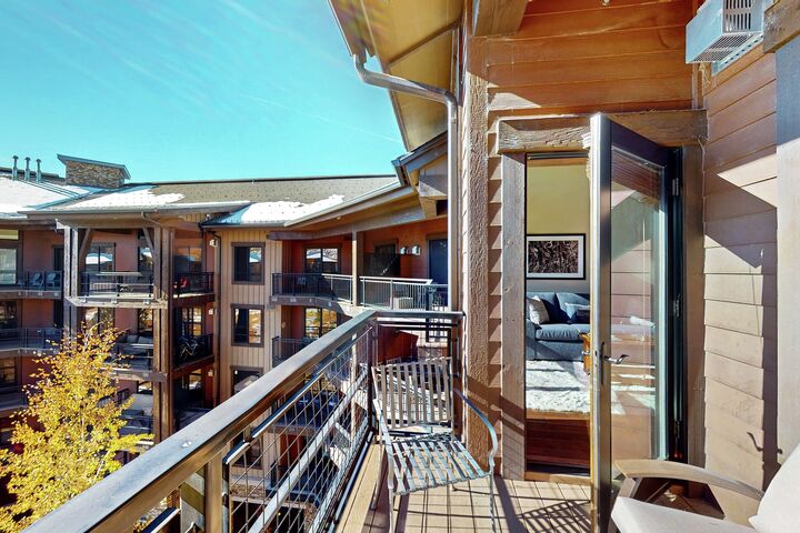 #5111 - Balcony
