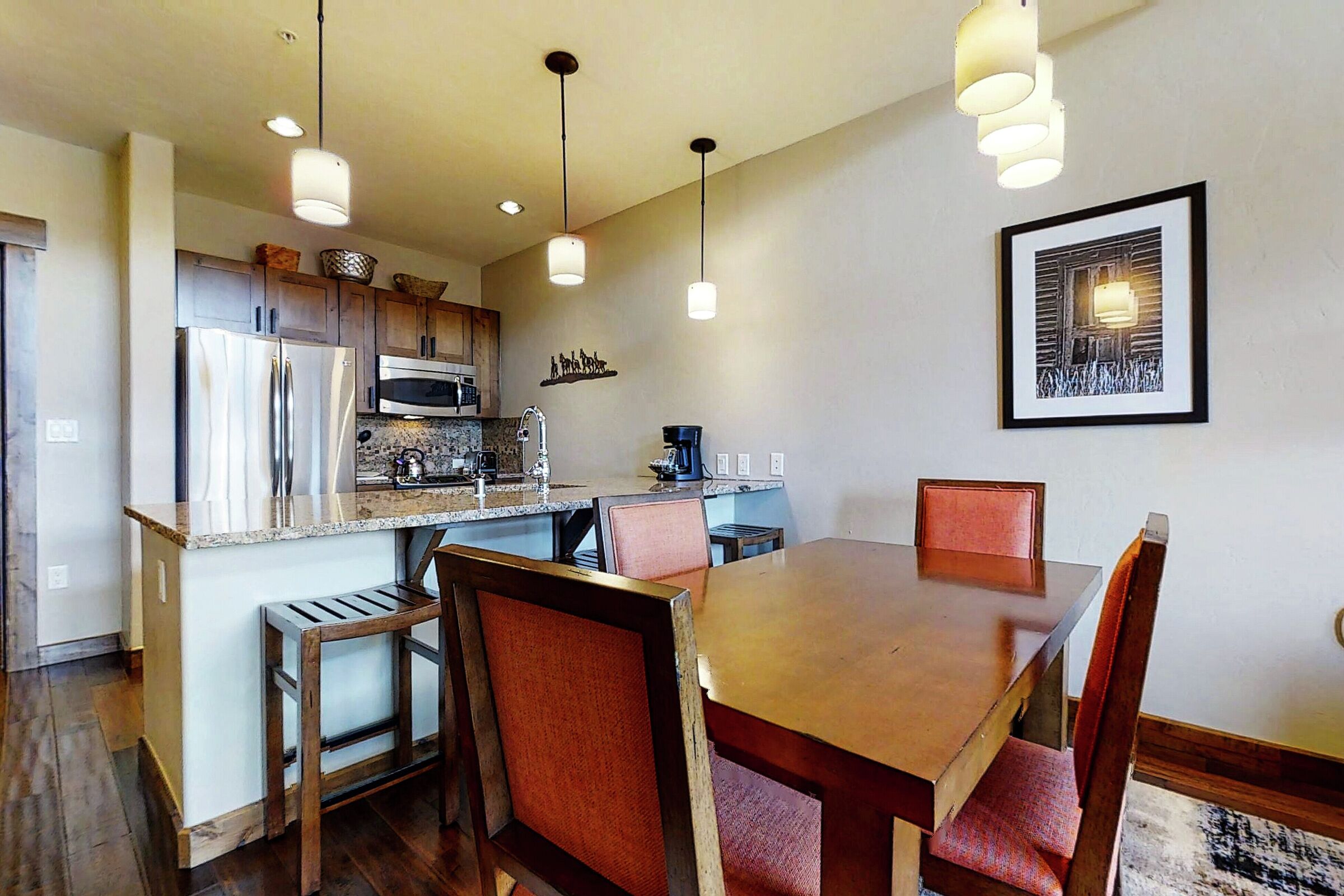 Dining Area & Kitchen