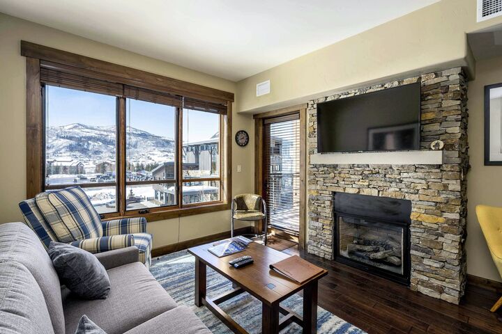 #4106 - Living Area