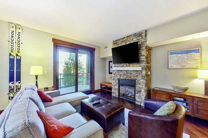 #2109 - Living Area