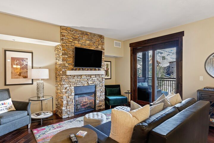 #3107 - Living Area