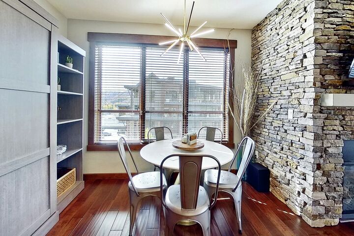 #4114 - Dining Area
