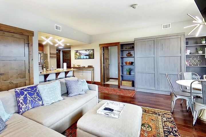#4114 - Living Area