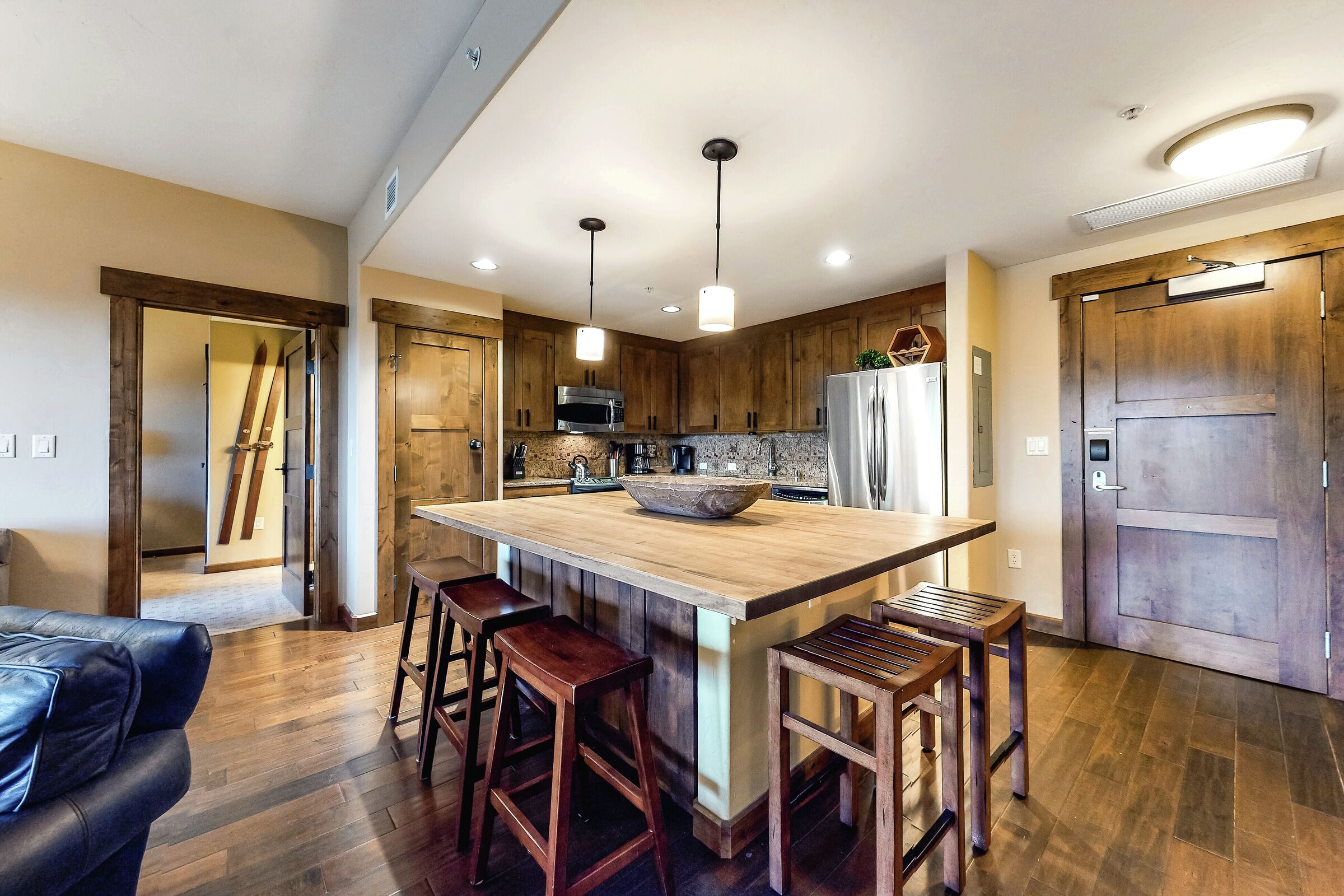 Dining Area & Kitchen