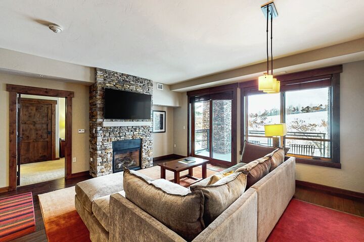 #2120 - Living Area