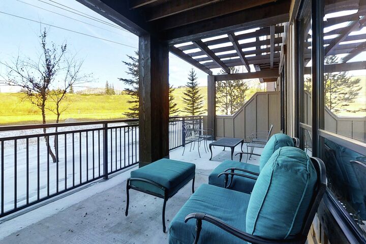 #2122 - Balcony