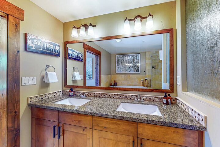 #3115 - Master Ensuite Bathroom