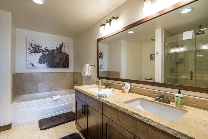 #3116 - Master Ensuite Bathroom